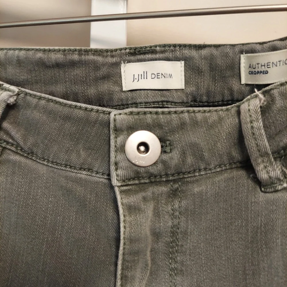 J.Jill Authentic Cropped Denim Jeans Olive Green Raw Hem Stretch Pants Womens 10